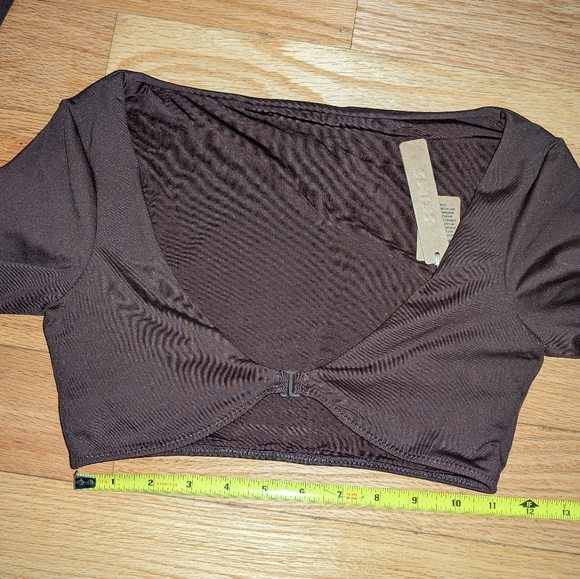NWT SKIMS SWIM LONG SLEEVE SHRUG IN COCOA SIZE XXS - Picture 8 of 10